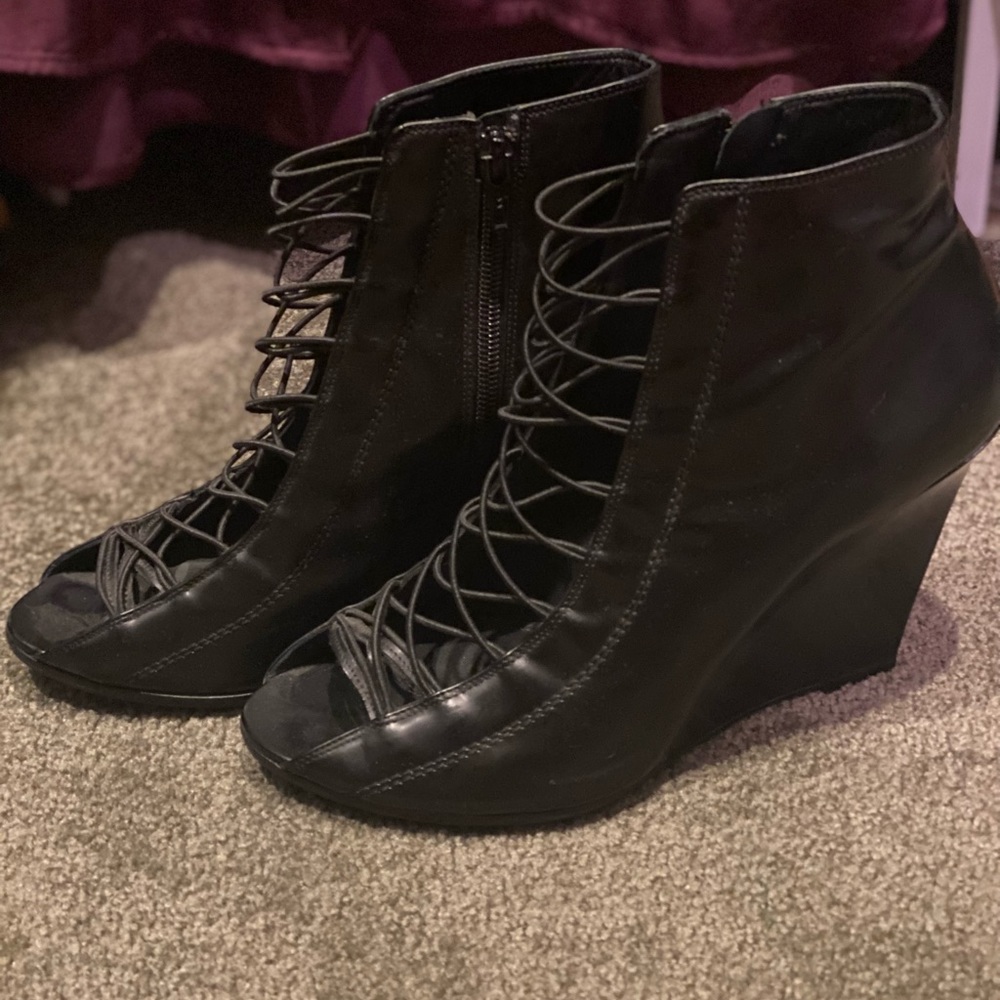 Givenchy leather wedge booty heels - size 41 - Picture 4 of 6